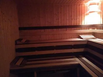 Hotel и 