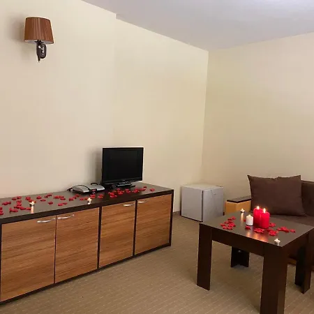 Hotel и 