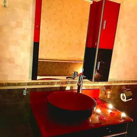 Hotel и 